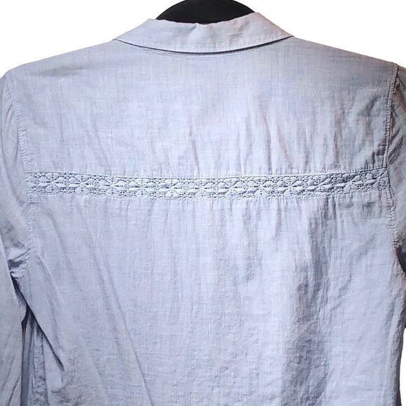 Abercrombie & Fitch Button Up Shirt Womens Size XS Light Blue Eyelet Lace - Picture 4 of 6
